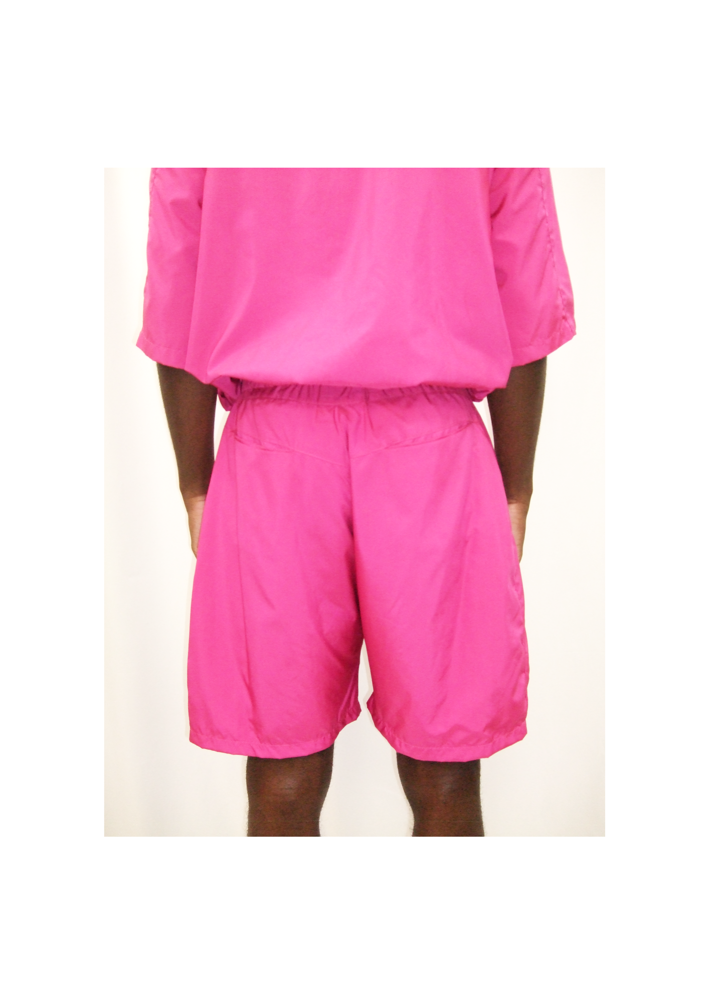 FRIEND SHORT