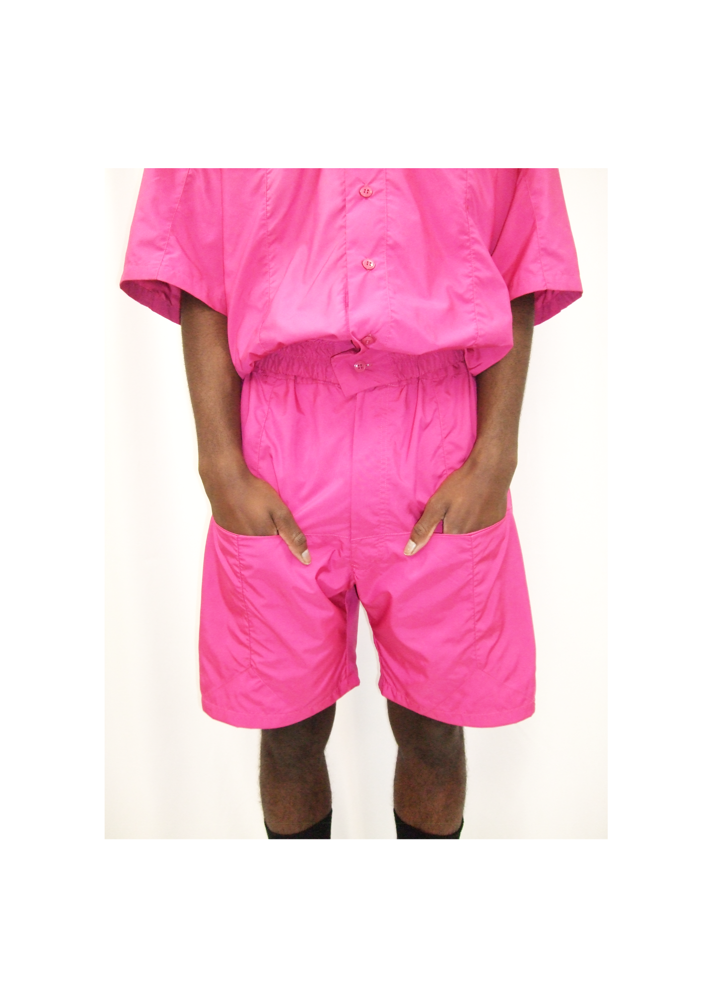 FRIEND SHORT